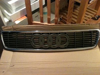2001 B5 s4 grill with rings and emblem, good condition, grille-img_0628.jpg