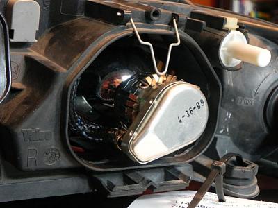 OEM XENON B5 Headlight with ballast and bulbs (passenger)-dscn0758.jpg