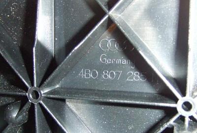 FS: OEM License Plate Frame-dscf2090.jpg