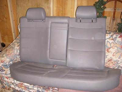 grey leatherette seats-dscn0446.jpg