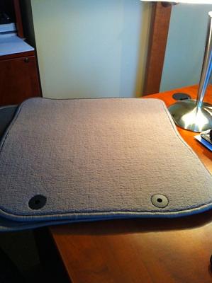 Brand New Opal Grey Rear Floor Mats for B5 A4 1999.5-2001-mat1.jpg