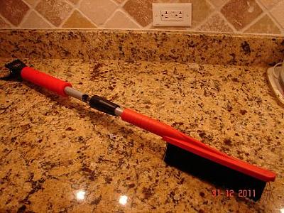 Audi A4 Scraper and Brush-dsc02540.jpg