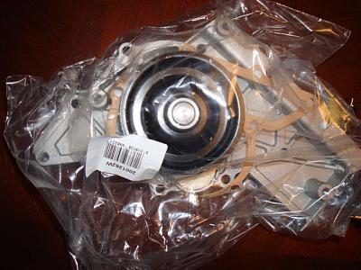 A4,A6 V6 02-04 Water Pump w/gasket - NEW-dsc01945.jpg