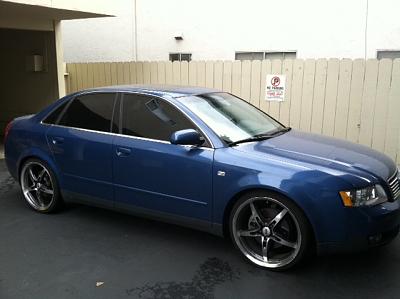 2003 Audi A4 Quattro-right.jpg