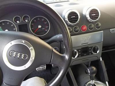 2004 Audi TT-dash.jpg