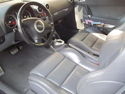 2004 Audi TT-interior.jpg