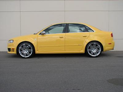 2007 RS4 Yellow-audi2007rs4yellow1.jpg