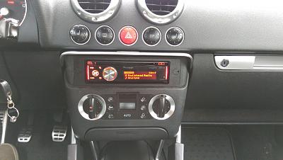 2002 Audi TT 1.8T Coupe Blk/Blk Manual-08-radio-open-pandora.jpg