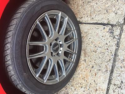 2001 Audi S4 Automatic-wheel.jpg