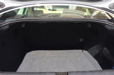 2006 Audi A4 2.0T Quattro-trunk.jpg