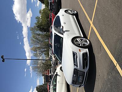 Clean white/black 2013 S7 Prestige low miles for sale-img_1728.jpg