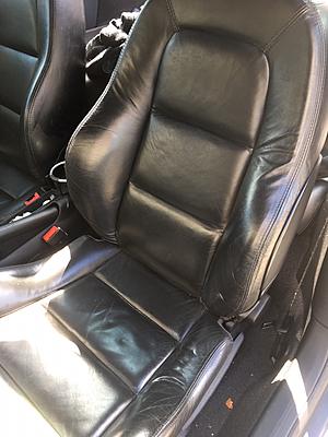 2002 Audi TT 225hp  6 speed White/Black-ds-seat.jpg