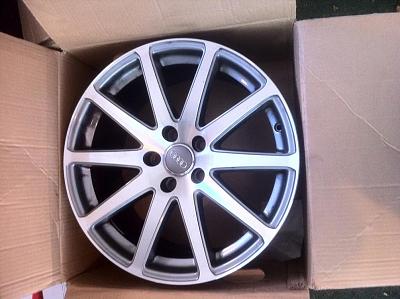 For Sale 08 TT OEM 18inch Wheels-photo.jpg
