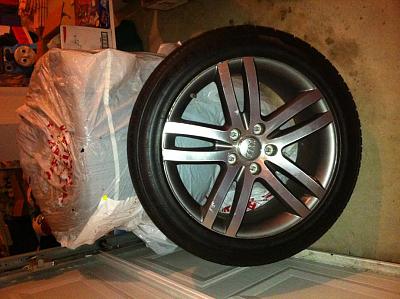 Audi Q7 20-inch factory wheels with tires 0.00-img_4649.jpg