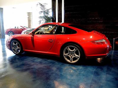 Set of 19" and 18" 911 wheels (lobster claw)-used-2006-porsche-911-carreras-11821-14289877-4-640.jpg