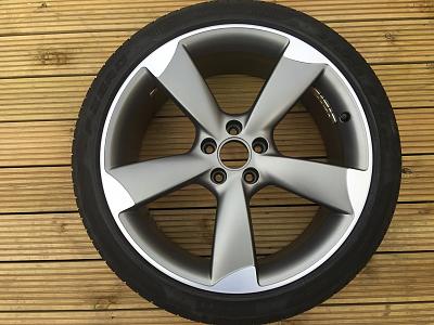Genuine 20&quot; Black Edition Wheel in perfect condition-img_0238.jpg