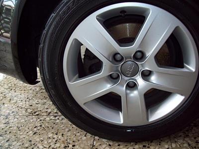 A4 B7 16" OEM wheels w/Tires 0!!-100_1010.jpg