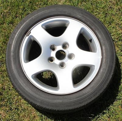 FS: 16" A4 5 spoke wheel (spare)-20100822_2793.jpg