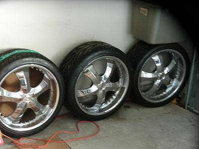 Antera chrome wheels and tires 22x10" 5x130-dscn5455.jpg