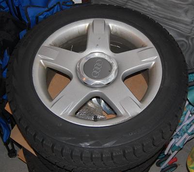 17&quot; Allroad Wheels w/Snow Tires.-wheel-center-cap.jpg