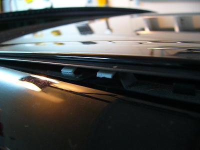 Need help finding roof moulding clips-p1340015.jpg