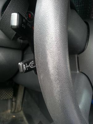 Peeling steering wheel (has anyone else had this problem)?-s2ftyamh.jpg