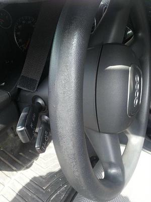 Peeling steering wheel (has anyone else had this problem)?-zqas0ajh.jpg