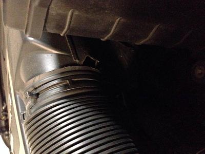 Default P0300 - could the culprit be cracked engine cover near the intake?-photo1.jpg