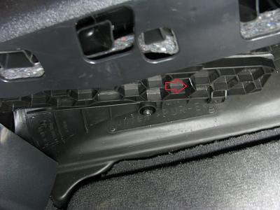 2012 A3 Dust and Pollen filter replacement-step-2.jpg