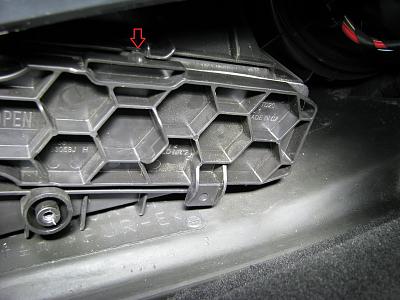 2012 A3 Dust and Pollen filter replacement-step-3.jpg
