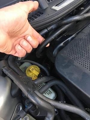 Hose with no connection-audi-tube-missing.jpg