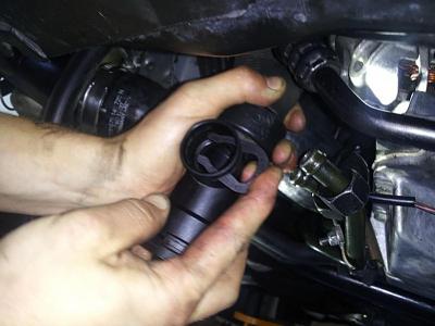 PLEASE HELP! Coolant sensor retainer clip-20120517_130333.jpg