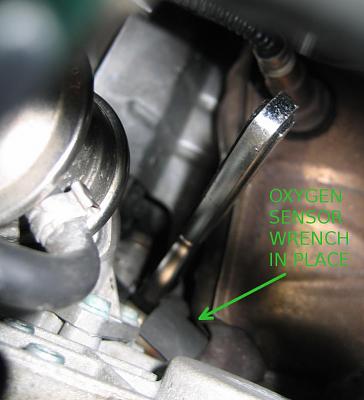 2003 A6 V6 - fault code P1120/17528 - B2S1 oxygen sensor replace-10-tools-place.jpg