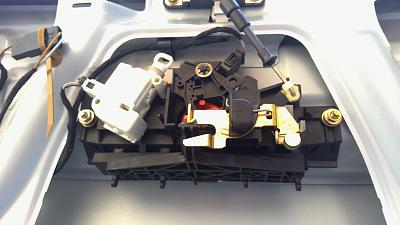 How to remove C5 trunk lock from trunk lid and retain sanity?-13030064comp.jpg