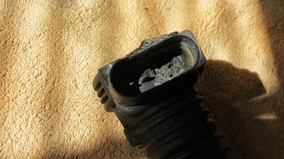 A6 2.7T Ignition Coil Caught Fire and Melted-burnt-coil.jpg