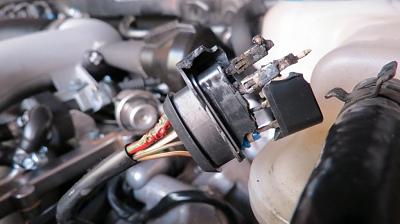 A6 2.7T Ignition Coil Caught Fire and Melted-burnt-coil-connector.jpg