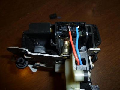A6 - Drivers door sensor-switch-wired-lower-res.jpg