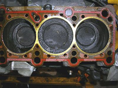 C4 2.8L non-quattro Engine Removal-pullout066-fuglypistons.jpg