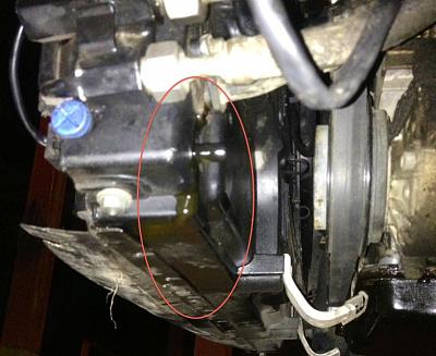 98' A8 power steering leak at radiator.-photo.jpg