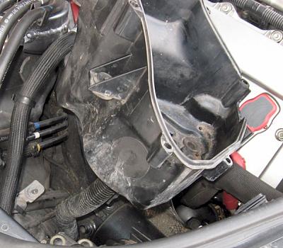 How-to: 2004 A8 Oil Change Procedure-img_1896_airbox_snorkel.jpg