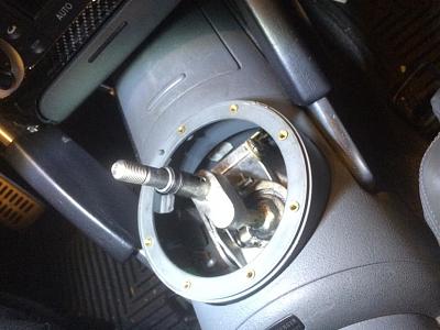Replacing shifter knob on a 2002 Audi TT Quattro?-img_0122%5B1%5D.jpg