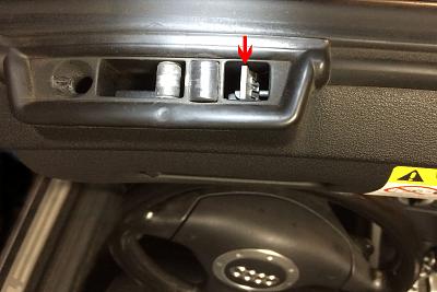 TT roadster convertible roof problem-img_1350-audi-roof-switch-location.jpg