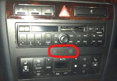 What are the small slots under the radio for ?-audi-concert.jpg
