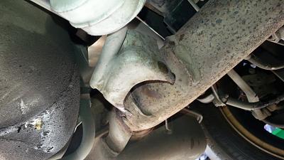Broken Exhaust Hanger-a4-b5-broken-exhaust-hanger.jpg