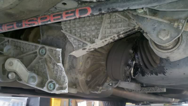 Name:  brokencrossmember4.jpg
Views: 104
Size:  45.8 KB