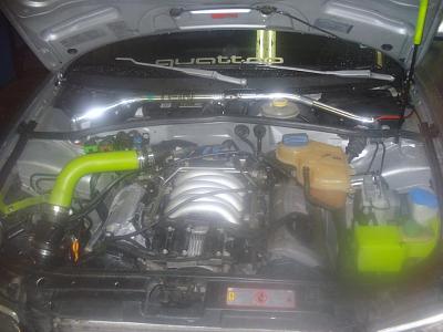 what color intake runners with white engine cover ?>?-dsc00649.jpg