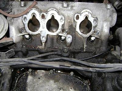please help- valley pan leak, gasket leaks?  pics-lefthead2.jpg