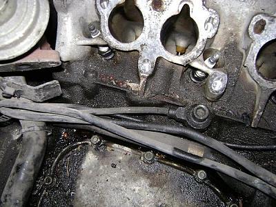 please help- valley pan leak, gasket leaks?  pics-lefthead.jpg
