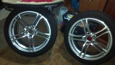 FOR SALE R8 Replica wheels 18"-rim-3-4-pair.jpg