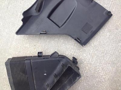 '04 A4 3.0 engine cover question.-img_2012.jpg